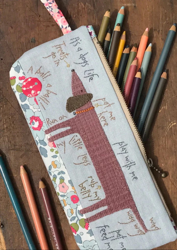 Schnittmuster A Dog´s LIfe Pencil Case Hatched and Patched Nähzimmer mit Herz Onlineshop