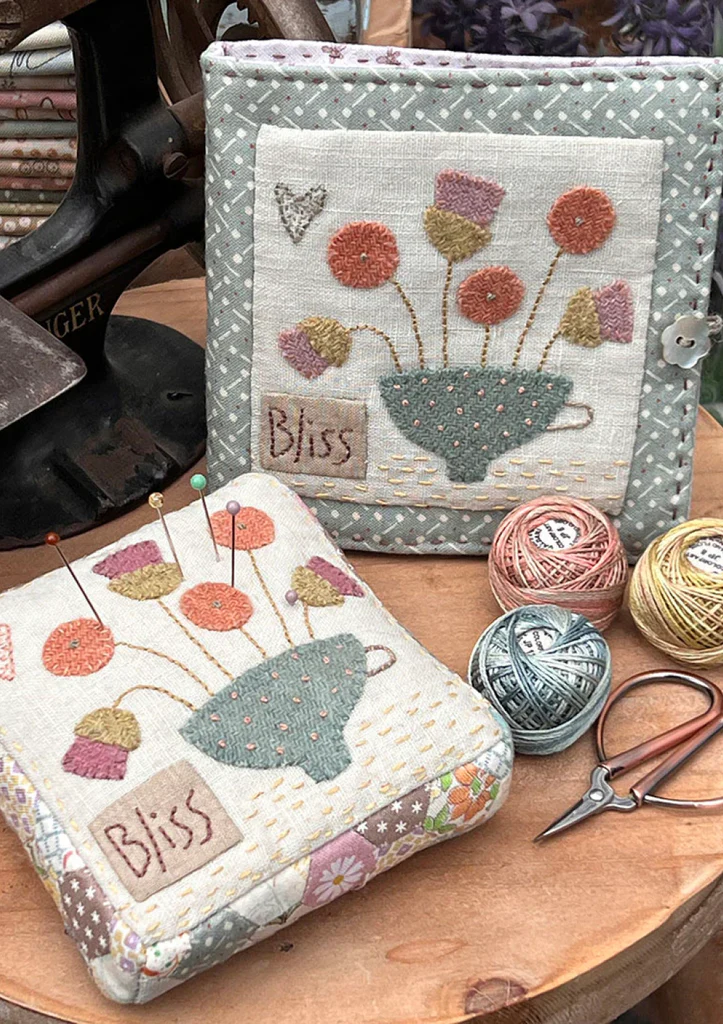 Schnittmuster Blissful Pincushion and Needlebook Hatched and Patched Naehzimmer mit Herz Onlineshop